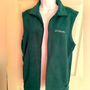 COLUMBIA SMALL VEST. GREEN. LIKE NEW